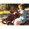 Divierte con tus amigos y el kart a pedales Binky F  de Berg Toys